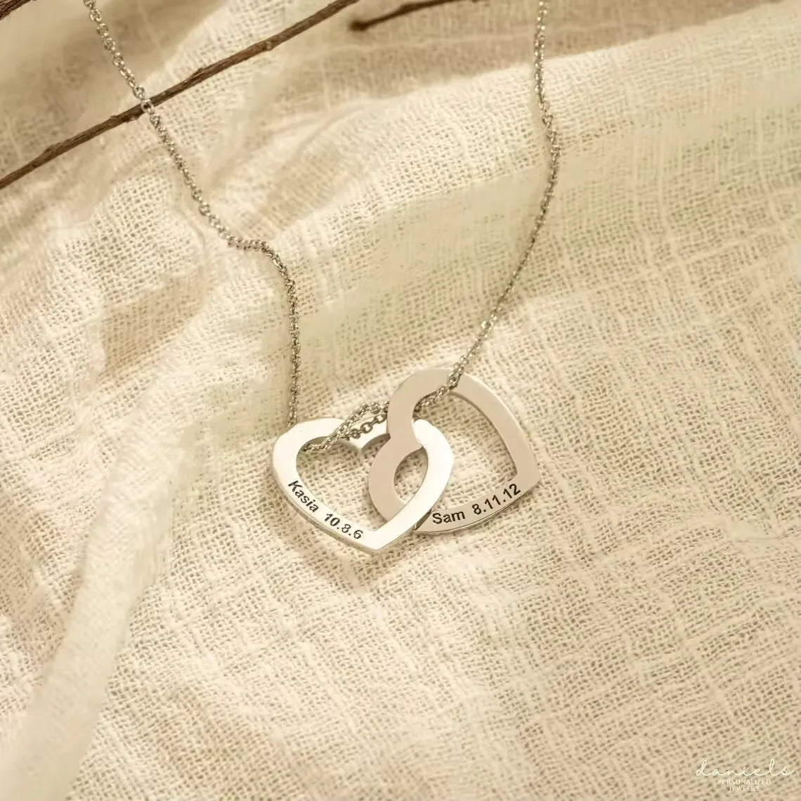 Customized Heart Shaped Name Pendant Necklace Women's Stainless Steel engraved Necklace Personality Digital Necklace Jewelry